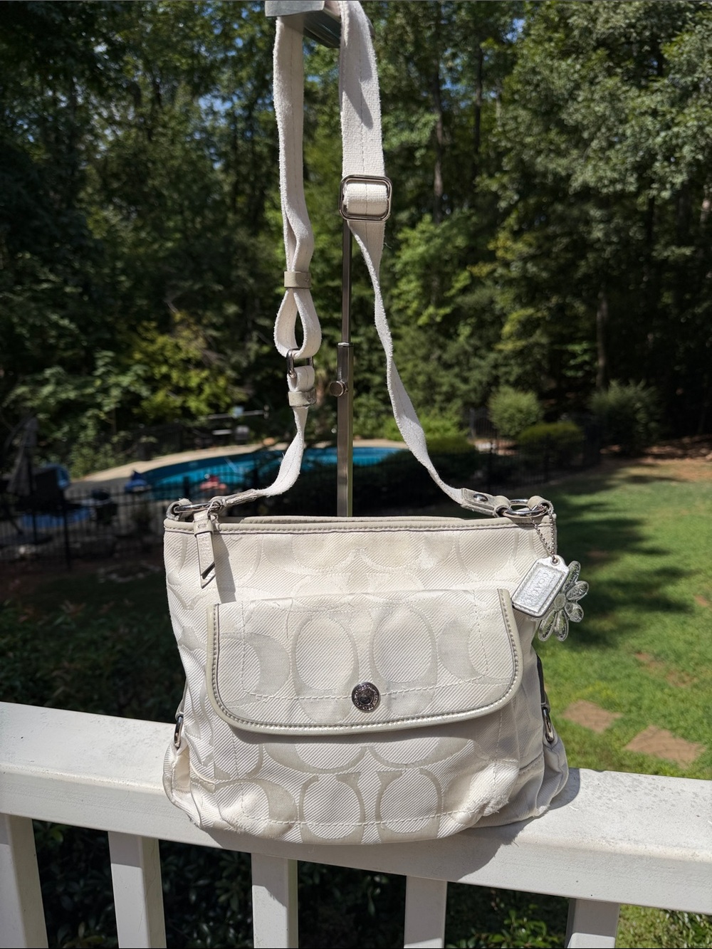 Coach Kyra  Signature Crossbody Shoulder Bag With RARE SPARKLE DAISY CHARM